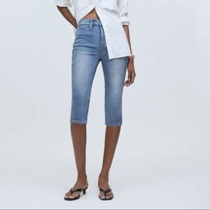 Betabrand Pull-On Elastic Waist Denim Capri Jeans - Medium Petite